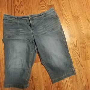 Denim bermuda length capri